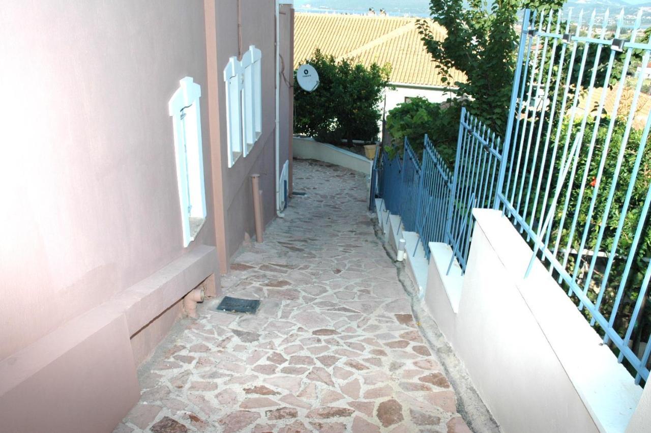 A L' Aise Studios Apolpaina Exterior foto