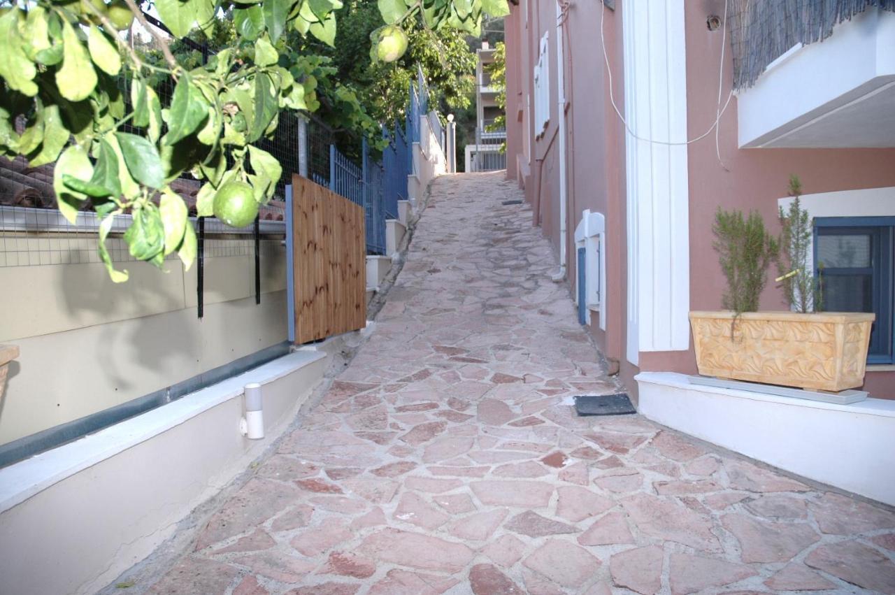 A L' Aise Studios Apolpaina Exterior foto